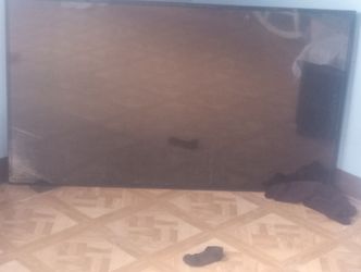 Large Flat Screen TV vizio