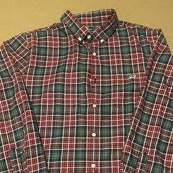 Vineyard vines, men’s long, sleeved button up front, red and green plaid shirt (Size Extra Large)