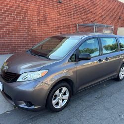 2012 Toyota Sienna