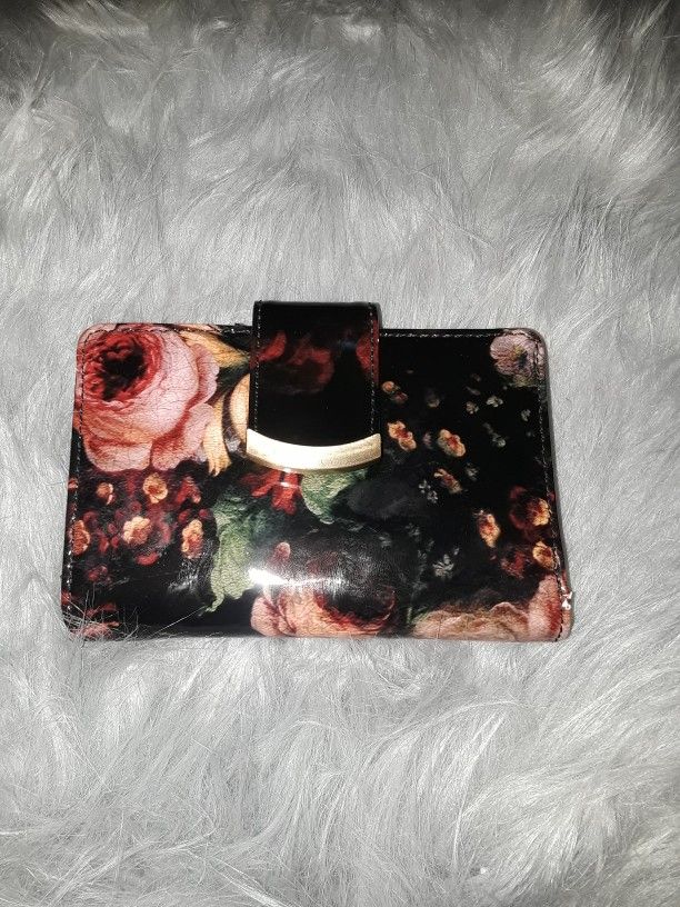 SMALL WALLET