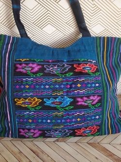 Bolsas tipicas  $30  cada uno