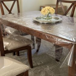 Dining Table with 6 chairs extendable 