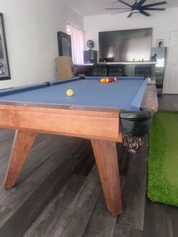 Pool/ Billiards Table