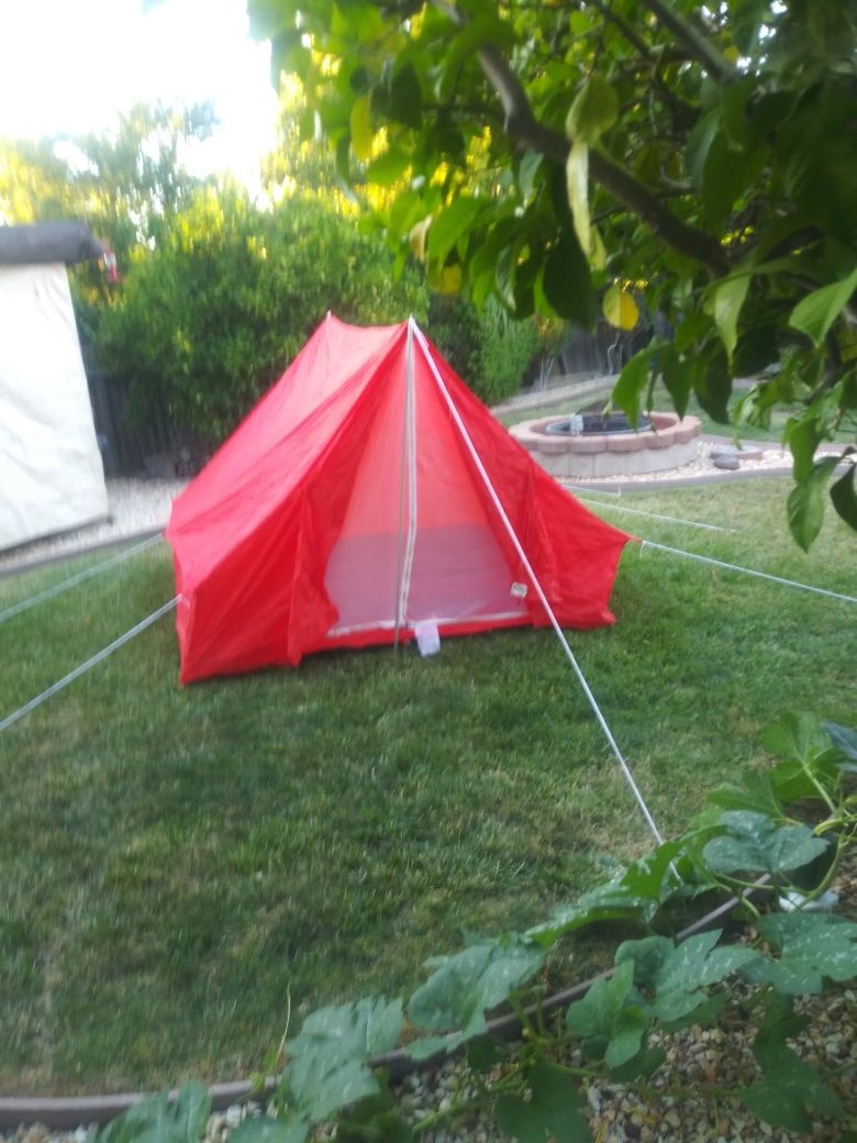 2 PERSON TENT, BY "AMERICAN CAMPER"