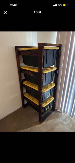 Storage container shelf