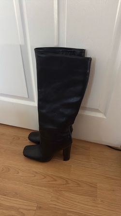 Azalea Wang black boots