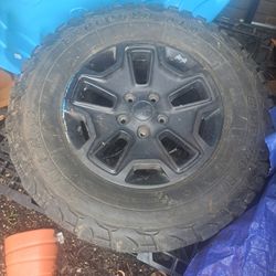 This is a 17-inch x 7.5-inch Jeep Wrangler Moab Edition wheel