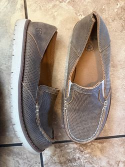Women’s Ariat shoes size 51/2