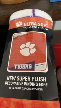 Ultra soft Tailgate. Throw