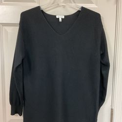 Ella Moss - Women’s Black V-Neck Sweater. Size: Small
