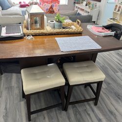 Julian Place Dining Set With Wine Storage