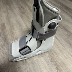 AirCast AirSelect Short Walking Boot