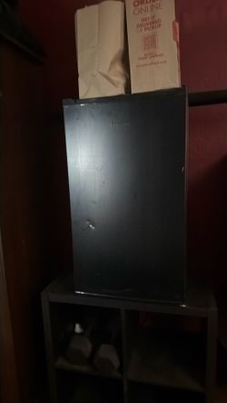 Hi sense mini fridge