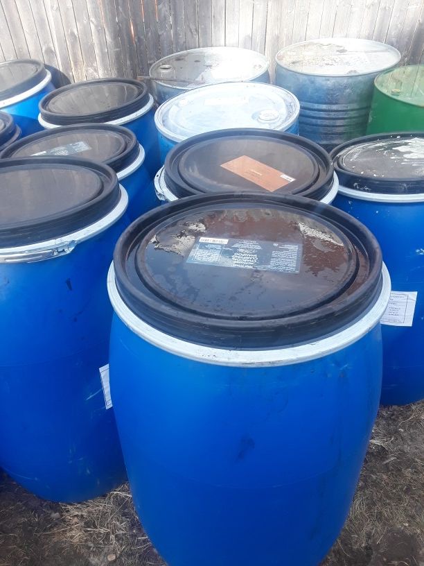 55 gallon plastic barrels