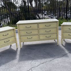 Vintage Furniture Dresser Set Can Deliver 