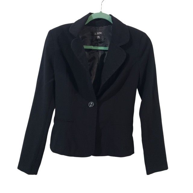 A Byer Junior Black Single Button Suit Jacket  Blazer Long Sleeve Size Small
