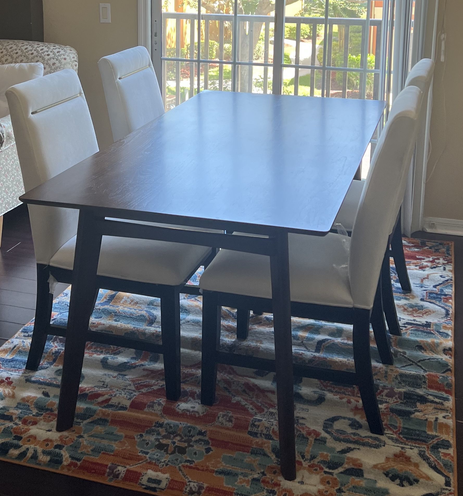 Dinning Table And 4 Cushioned Chairs
