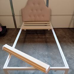 Twin Bed w Headboard