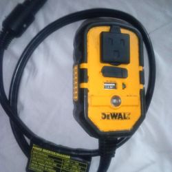 DeWalt 12 Volt Power Inverter 110 Plug And Usbqq