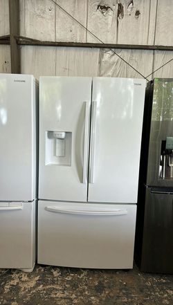Samsung 3-Door Refrigerator (French Door Fridge) - Water Dispenser LED Lighting