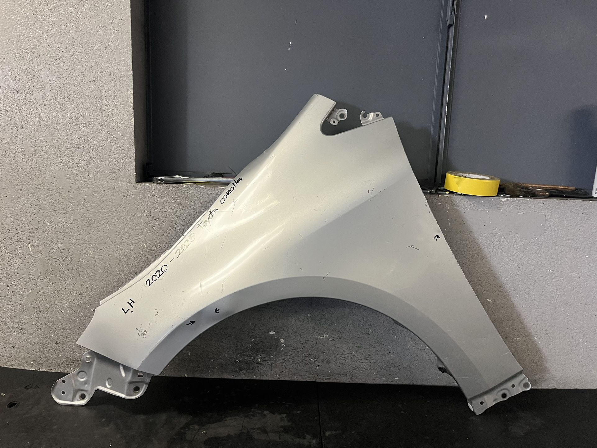 2020-2021-2022-2023-2024-2025 TOYOTA COROLLA LEFT FENDER OEM USED