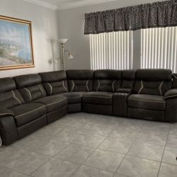 Jerome’s Couch with electric recliners Used Good Condition 