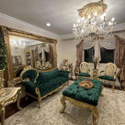 Very  Gorgeous  Victorian Living Room Sets 