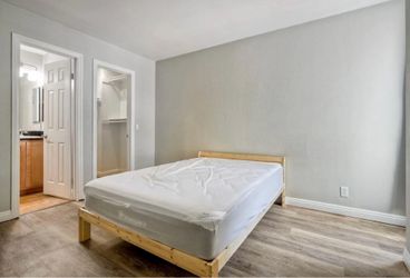 Full size platform bed frame