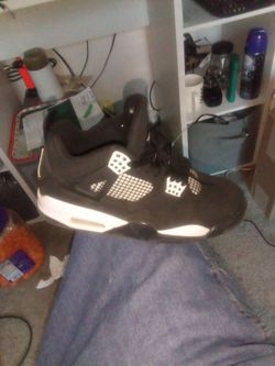 Jordan retro 4s