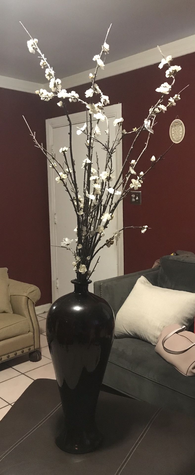 Decorative flower vase. Vase 2 ft with flowers 4 ft 1/2 fake flowers