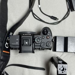 Sony A7S III + Cage + 3 Batteries + Neewer Tripod Full Kit Like New $2600 Firm 