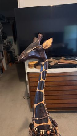Hand carved giraffe from Africa