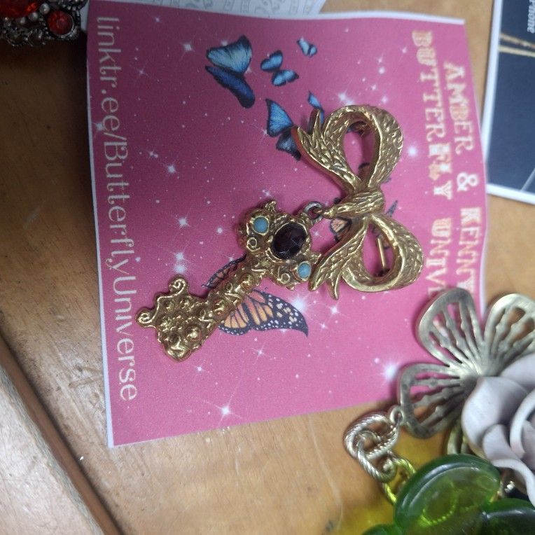 1928 Company Bow Brooch