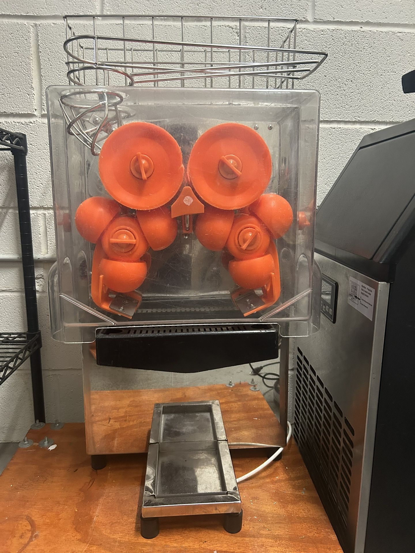 VEVOR Commercial Orange Juicer Machine