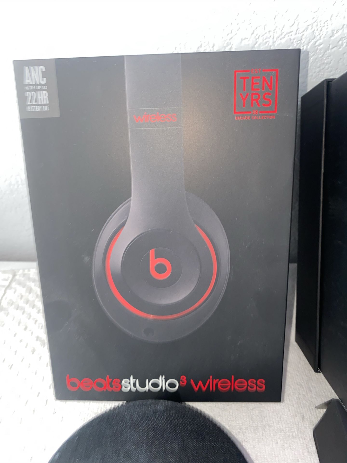 BEATS BY DR. DRE STUDIO 3 WIRELESS OVER-EAR HEADPHONES (DEFIANT BLACK / RED)