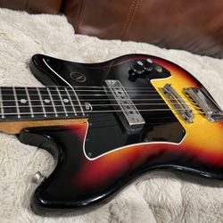 Vintage Kawai offset (Teisco-era design).