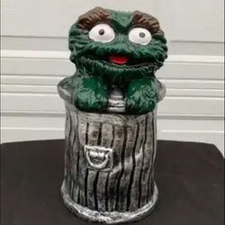 Oscar The Grouch Statue