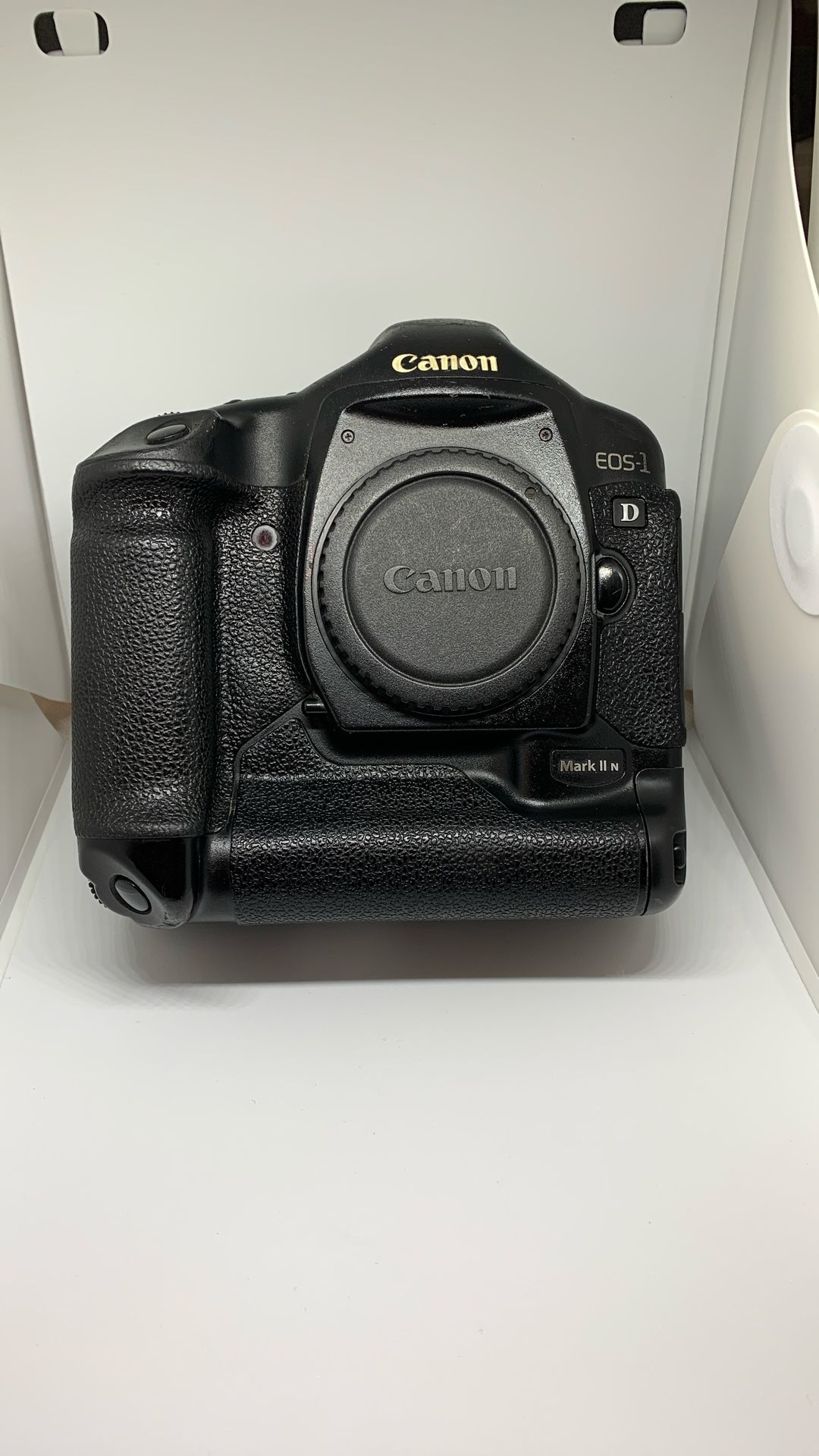 Canon 1D Mark II N