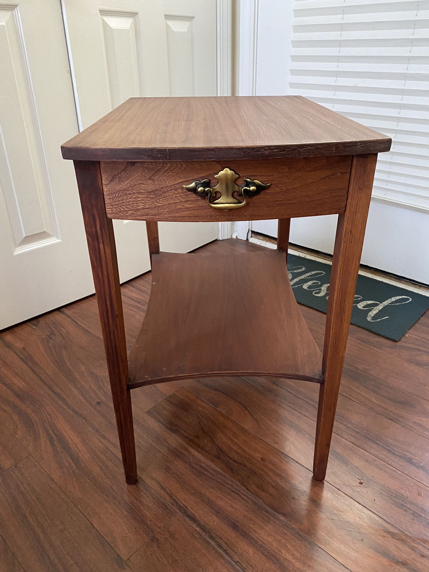 End table / Side Table