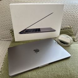 Macbook Pro 13” i7 1T SSD 2019 (NEW Condition W/ Box)