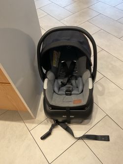 Baby carseat with base 30.00