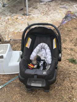 Baby Trend Infant Car Seat