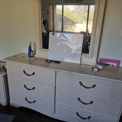 Queen Size Bedroom Set