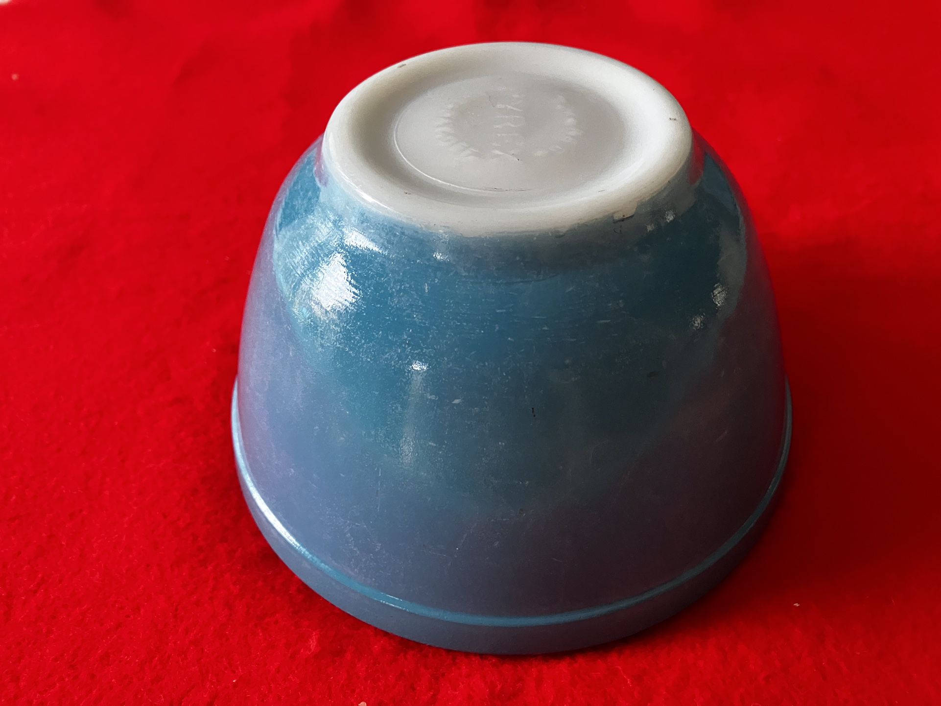 PYREX Vintage 4 Cup 1 Quart 1 Liter Large Clear/Blue Measuring Cup Bowl for  Sale in Fort Lauderdale, FL - OfferUp