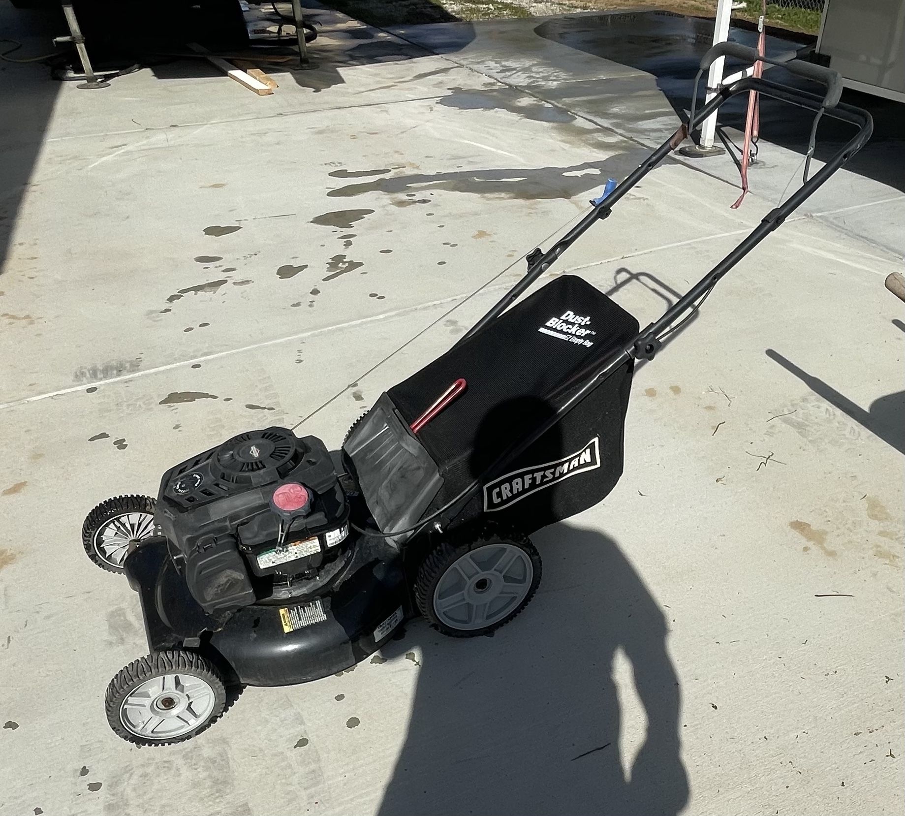 Craftsman Lawn Mower Briggs And Stratton for Sale in Hesperia, CA - OfferUp