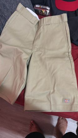 Khaki loose fit 30