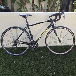 2023 Trek Domane AL 2 Road Bike 