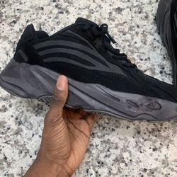 Adidas Yeezy 700 V2 Vanta Black Size 12.5