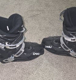 Dahu Ski And Snowboard Boots Size 11.5