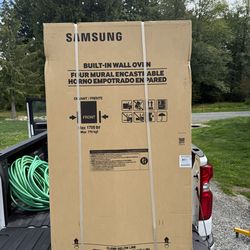 Samsung Bespoke 30 in. Double Electric Wall Oven in Black Matte Steel with AI Pro Cooking Camera New still in the box $3198 plus tax at Home Depot wil